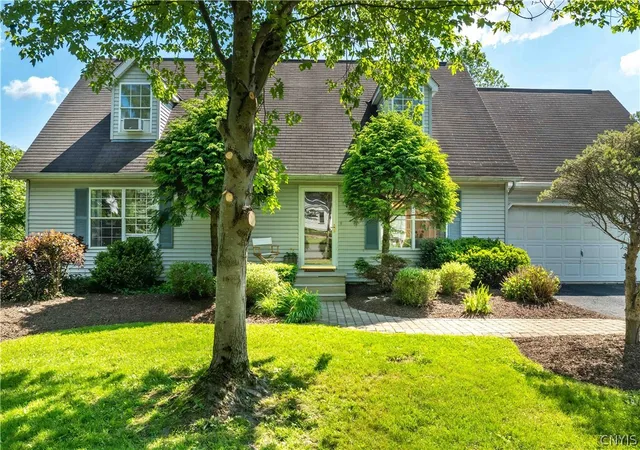 Photo 1 of Sale Pending at 871 Franklin St, Skaneateles, NY 13152 | MLS# S1669788 | Listing updated on 2026-08-05