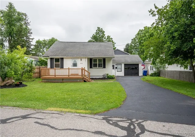 Photo 1 of Sale Pending at 4470 Stratford, Hamburg, NY 14075 | MLS# B1689756 | Listing updated on 2026-08-15