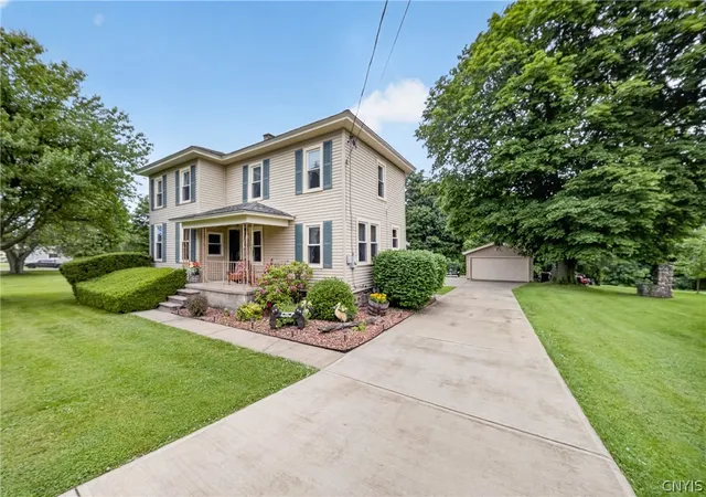Photo 2 of Single family home for sale at 910 County Route 25, Oswego, NY 13126 | MLS# S1691075 | Listing updated on 2026-09-05