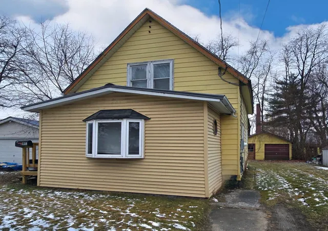 Photo 2 of Sale Pending at 118 Hope, Elmira, NY 14903 | MLS# R1691598 | Listing updated on 2026-08-05