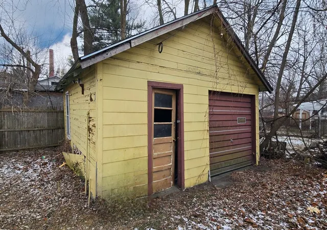 Photo 3 of Sale Pending at 118 Hope, Elmira, NY 14903 | MLS# R1691598 | Listing updated on 2026-08-05