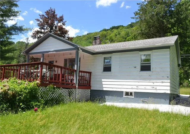 Photo 2 of Single family home for sale at 549 Gavette Rd, Roscoe, NY 12776 | MLS# R1690169 | Listing updated on 2026-08-19