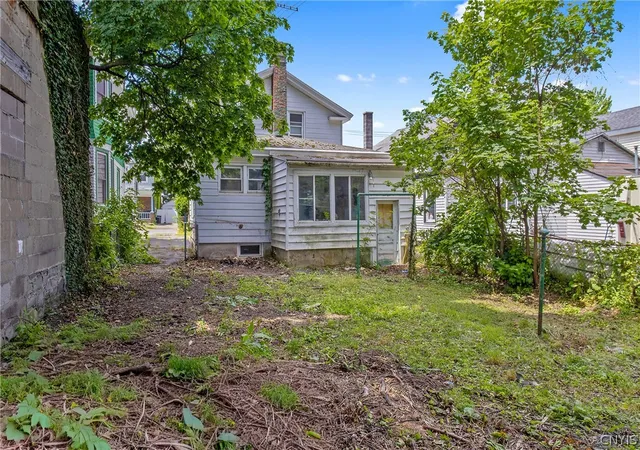 Photo 4 of Single family home for sale at 65 E 7th Street, Oswego, NY 13126 | MLS# S1691932 | Listing updated on 2026-09-07