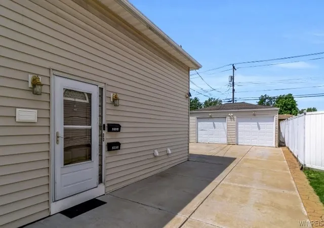 Photo 3 of Sale Pending at 288 Meadowlawn Rd, Buffalo, NY 14225 | MLS# B1691735 | Listing updated on 2026-09-14
