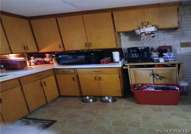 Photo 3 of Single family home for sale at 454 18th Street, Niagara Falls, NY 14303 | MLS# B1692072 | Listing updated on 2026-08-17