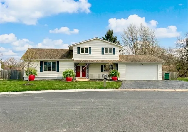 Photo 1 of Sale Pending at 124 Granada Cir, Rochester, NY 14609 | MLS# R1692098 | Listing updated on 2026-08-26