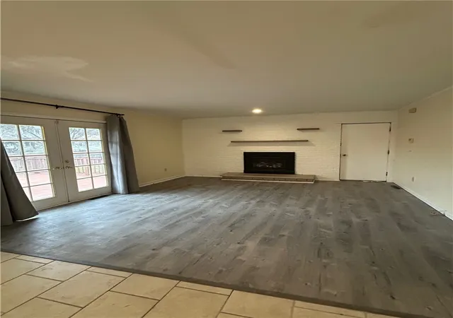 Photo 3 of Sale Pending at 124 Granada Cir, Rochester, NY 14609 | MLS# R1692098 | Listing updated on 2026-08-26
