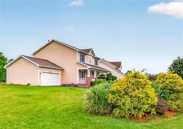 Photo 4 of Sale Pending at 44 Cape Henry Trl, West Henrietta, NY 14586 | MLS# R1691028 | Listing updated on 2026-08-27