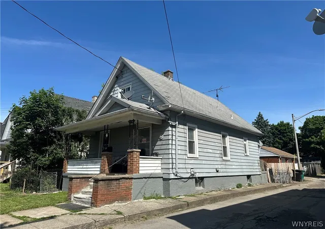 Photo 1 of Single family home for sale at 1712 Niagara St, Niagara Falls, NY 14303 | MLS# B1691309 | Listing updated on 2026-08-26