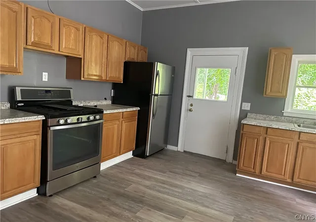 Photo 4 of Single family home for sale at 137 W Schuyler St, Oswego, NY 13126 | MLS# S1692247 | Listing updated on 2026-08-26