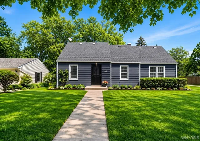 Photo 1 of Single family home for sale at 180 Royal Pkwy W, Buffalo, NY 14221 | MLS# B1689572 | Listing updated on 2026-08-19