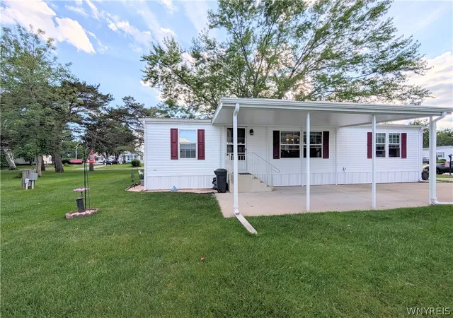 Photo 2 of Manufactured home for sale at 1067 Brookwood Dr, Derby, NY 14047 | MLS# B1692329 | Listing updated on 2026-09-10