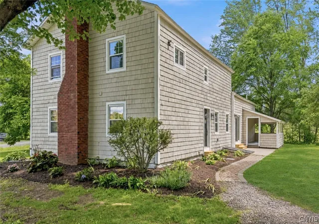 Photo 4 of Sale Pending at 4375 Young Rd, Syracuse, NY 13215 | MLS# S1692566 | Listing updated on 2026-09-08