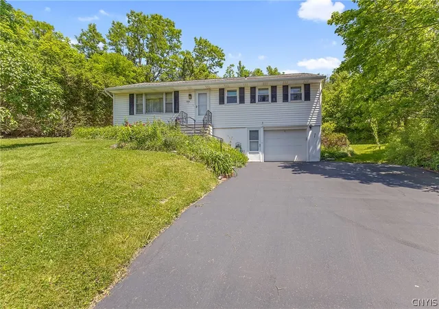 Photo 2 of Sale Pending at 3659 Warners Rd, Syracuse, NY 13209 | MLS# S1685484 | Listing updated on 2026-08-10