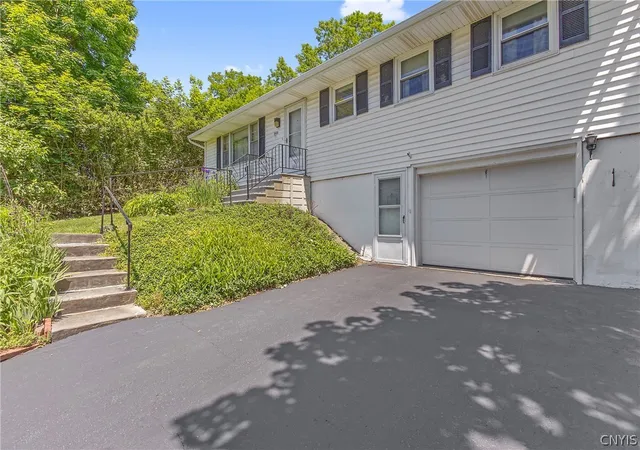 Photo 3 of Sale Pending at 3659 Warners Rd, Syracuse, NY 13209 | MLS# S1685484 | Listing updated on 2026-08-10