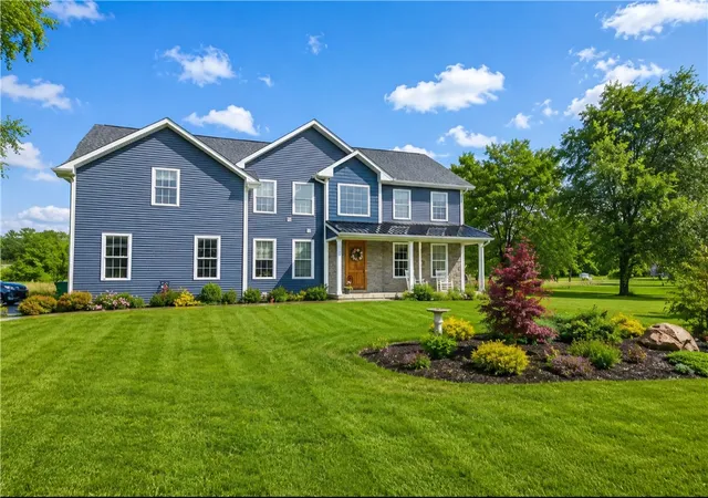 Photo 1 of Single family home for sale at 7 Hunters Run, Horseheads, NY 14845 | MLS# R1692840 | Listing updated on 2026-09-08
