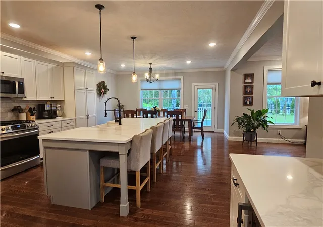Photo 3 of Single family home for sale at 7 Hunters Run, Horseheads, NY 14845 | MLS# R1692840 | Listing updated on 2026-09-08