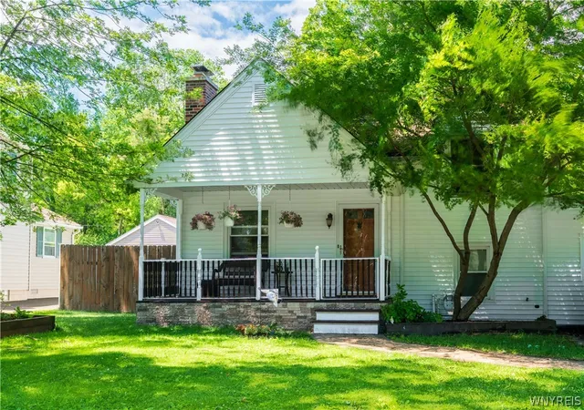 Photo 2 of Sale Pending at 4430 Harris Hl Rd, Buffalo, NY 14221 | MLS# B1692868 | Listing updated on 2026-09-10