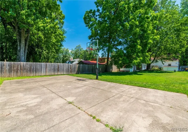 Photo 3 of Sale Pending at 4430 Harris Hl Rd, Buffalo, NY 14221 | MLS# B1692868 | Listing updated on 2026-09-10