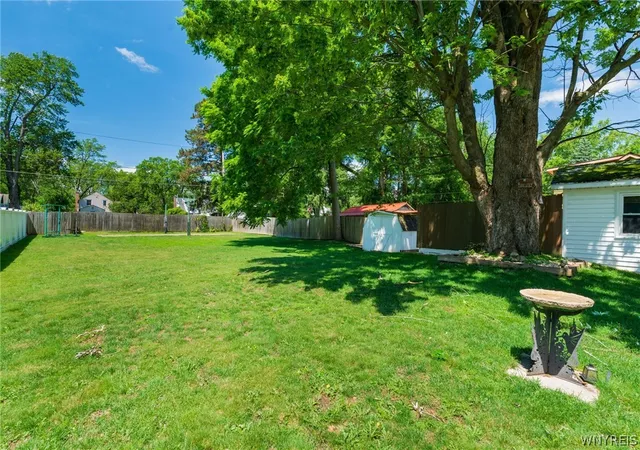 Photo 3 of Sale Pending at 4430 Harris Hl Rd, Buffalo, NY 14221 | MLS# B1692868 | Listing updated on 2026-09-10
