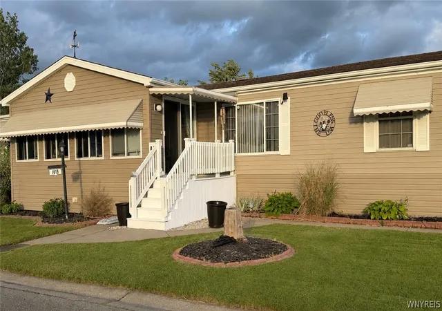 Photo 1 of Sale Pending at 1019 Ridgewood Dr, Lockport, NY 14094 | MLS# B1692568 | Listing updated on 2026-09-09