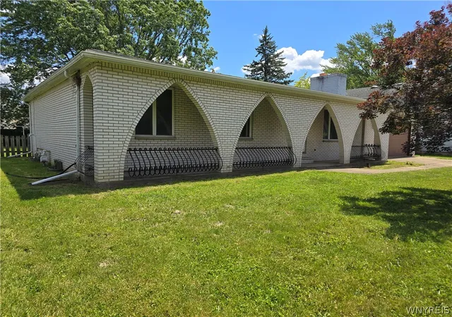 Photo 2 of Sale Pending at 120 Autumnvale, Lockport, NY 14094 | MLS# B1692835 | Listing updated on 2026-08-31