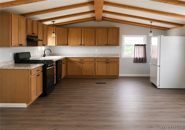 Photo 3 of Sale Pending at 143 Del Ct E, Lockport, NY 14094 | MLS# B1693131 | Listing updated on 2026-09-11
