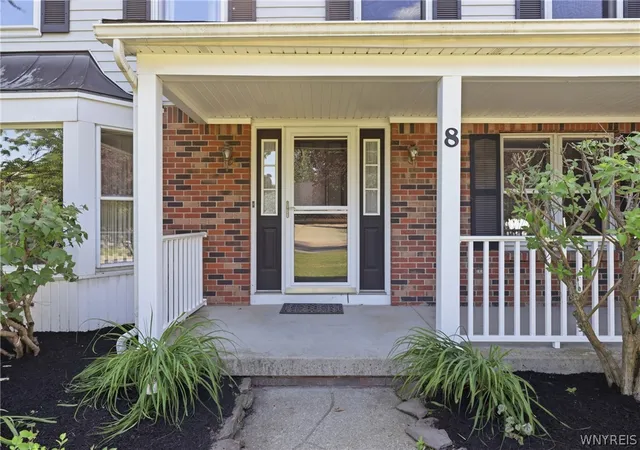 Photo 4 of Sale Pending at 8 Sable Run, East Amherst, NY 14051 | MLS# B1692749 | Listing updated on 2026-08-17