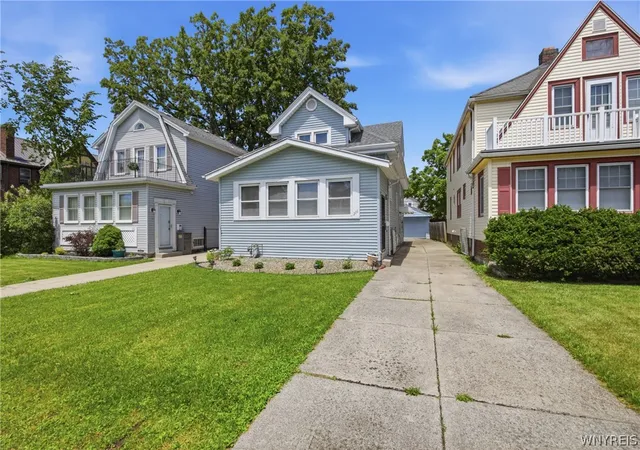 Photo 2 of Single family home for sale at 216 Sanders Rd, Buffalo, NY 14216 | MLS# B1692998 | Listing updated on 2026-09-06