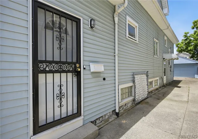 Photo 3 of Single family home for sale at 216 Sanders Rd, Buffalo, NY 14216 | MLS# B1692998 | Listing updated on 2026-09-06