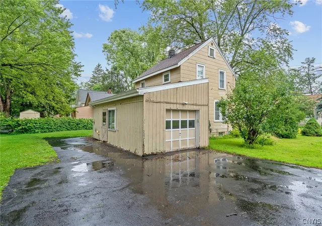 Photo 2 of Sale Pending at 401 Richfield Blvd, Syracuse, NY 13211 | MLS# S1692672 | Listing updated on 2026-08-23