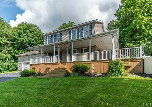 Photo 3 of Single family home for sale at 21400 Hadcock Rd, Watertown, NY 13601 | MLS# S1674129 | Listing updated on 2026-08-27
