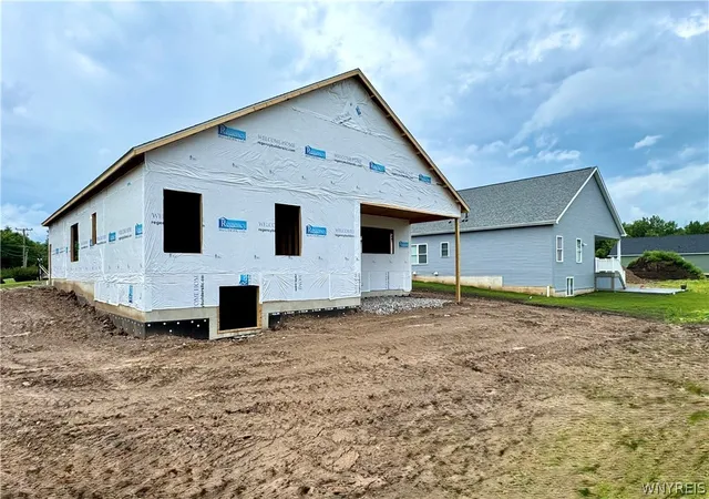 Photo 3 of Single family home for sale at 7 Birch Ln, Amherst, NY 14221 | MLS# B1693439 | Listing updated on 2026-09-13