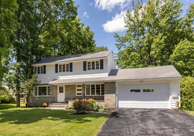 Photo 1 of Sale Pending at 424 Winkworth Pkwy, Syracuse, NY 13215 | MLS# S1689688 | Listing updated on 2026-09-02