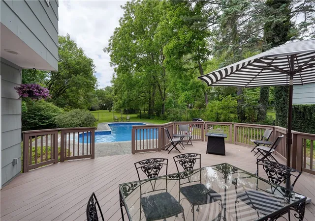Photo 4 of Sale Pending at 17 W Jefferson Rd, Pittsford, NY 14534 | MLS# R1693053 | Listing updated on 2026-08-26