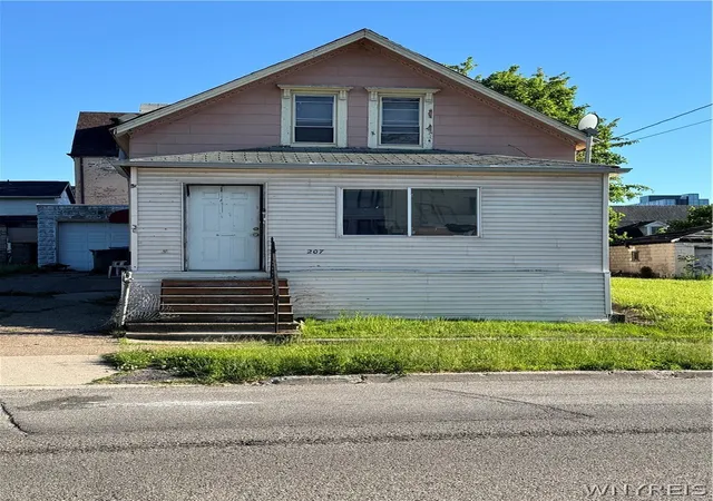 Photo 1 of Single family home for sale at 207 E North St #S, Buffalo, NY 14204 | MLS# B1692818 | Listing updated on 2026-09-14