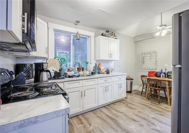 Photo 4 of Single family home for sale at 182 Mckinley St, Rochester, NY 14609 | MLS# R1693466 | Listing updated on 2026-09-15