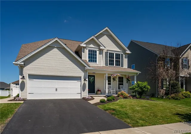 Photo 3 of Sale Pending at 99 Cherry Laurel Ln, Buffalo, NY 14228 | MLS# B1693604 | Listing updated on 2026-08-26