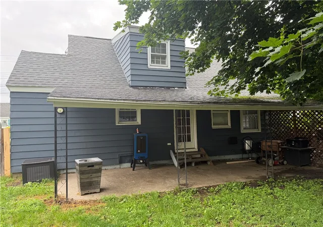 Photo 3 of Sale Pending at 205 Chapman Pl, Elmira, NY 14901 | MLS# R1693727 | Listing updated on 2026-08-19