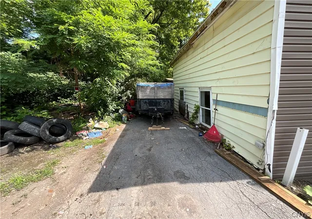 Photo 3 of Single family home for sale at 226 Main Ave, Watertown, NY 13601 | MLS# S1693478 | Listing updated on 2026-08-24