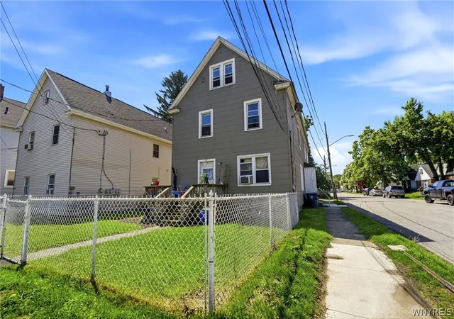 Listing Photo 5 - Condo for sale in building located at 85 Kirby Ave, Buffalo, NY 14218