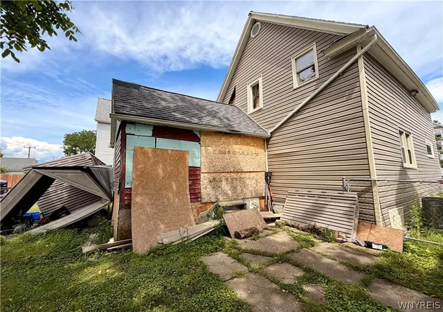 Photo 4 of Sale Pending at 52 Stephenson Ave, Buffalo, NY 14224 | MLS# B1693676 | Listing updated on 2026-09-09