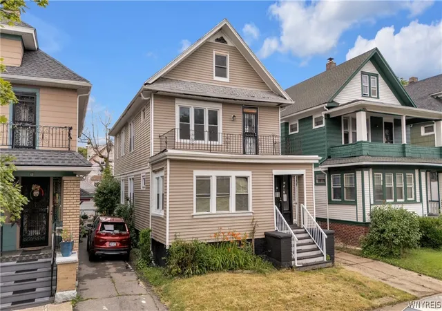 Listing Photo 4 - Condo for sale in building located at 70 Brunswick Blvd, Buffalo, NY 14208