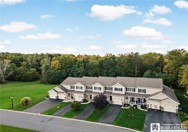 Photo 3 of Single family home for sale at 22 Casabella Dr, Fredonia, NY 14063 | MLS# R1693985 | Listing updated on 2026-09-15