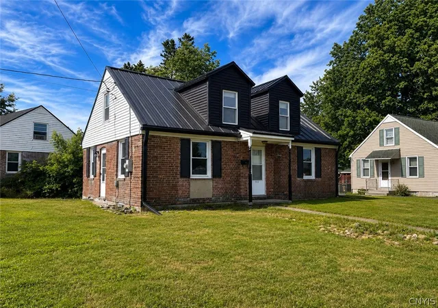 Photo 2 of Sale Pending at 312 Oakwood St, Rome, NY 13440 | MLS# S1693835 | Listing updated on 2026-09-03