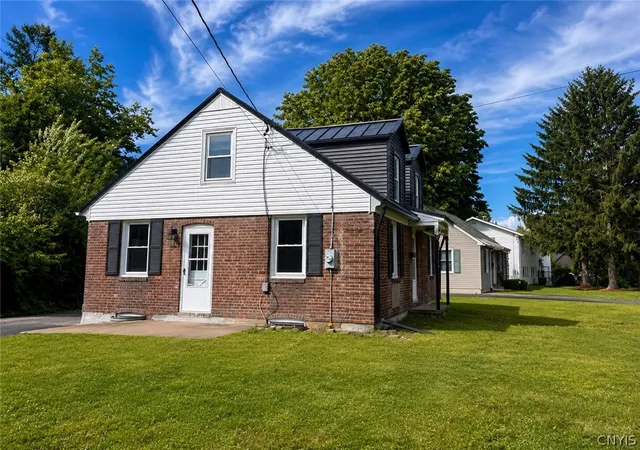 Photo 3 of Sale Pending at 312 Oakwood St, Rome, NY 13440 | MLS# S1693835 | Listing updated on 2026-09-03