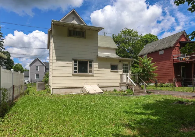 Photo 3 of Single family home for sale at 316 W William St, Corning, NY 14830 | MLS# R1693363 | Listing updated on 2026-08-10