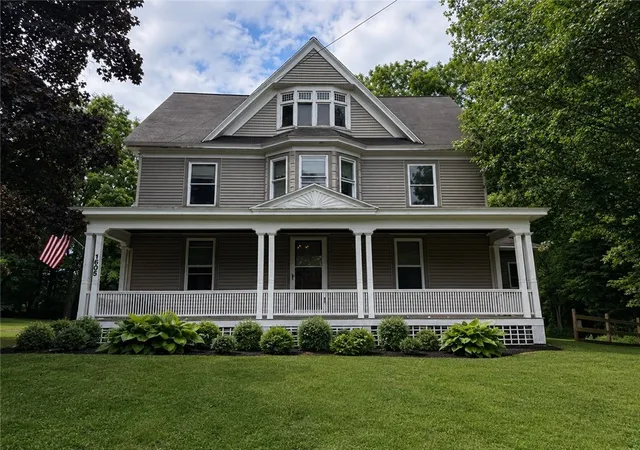 Photo 1 of Single family home for sale at 1605 Lehigh Sta Rd, Henrietta, NY 14467 | MLS# R1693905 | Listing updated on 2026-08-12