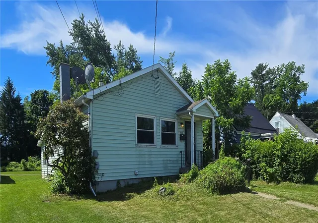 Photo 1 of Single family home for sale at 552 Liberty St, Elmira, NY 14904 | MLS# R1693016 | Listing updated on 2026-09-14