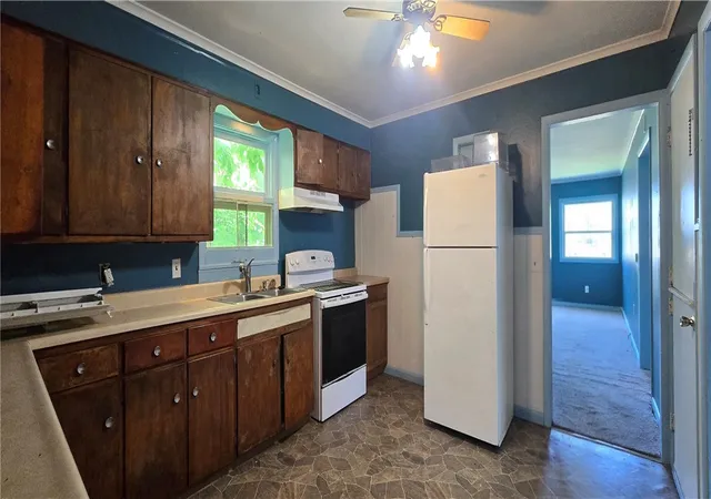 Photo 2 of Single family home for sale at 552 Liberty St, Elmira, NY 14904 | MLS# R1693016 | Listing updated on 2026-09-14